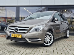 Mercedes-Benz B-klasse - 180 Ambition + XENON + HALF LEER + NAVIGATIE + CRUISE + LM VELGEN