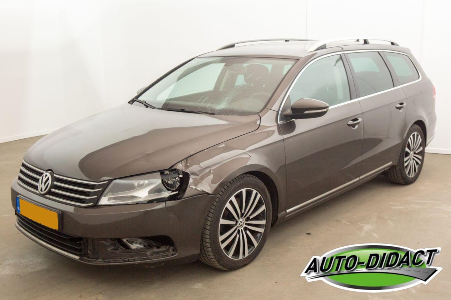 Volkswagen Passat Variant - 1.6 TDI Clima Navi Comfort Executive Line BlueMotion - AutoWereld.nl