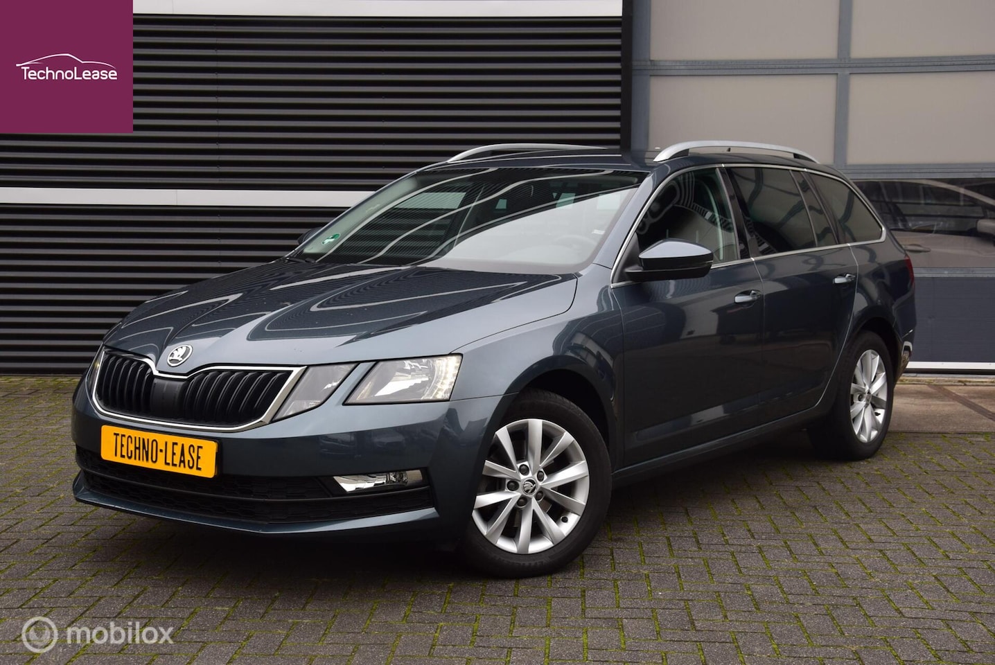 Skoda Octavia Combi - 1.5 TSI 150pk Greentech Business Edition Apple Carplay Trekhaak - AutoWereld.nl