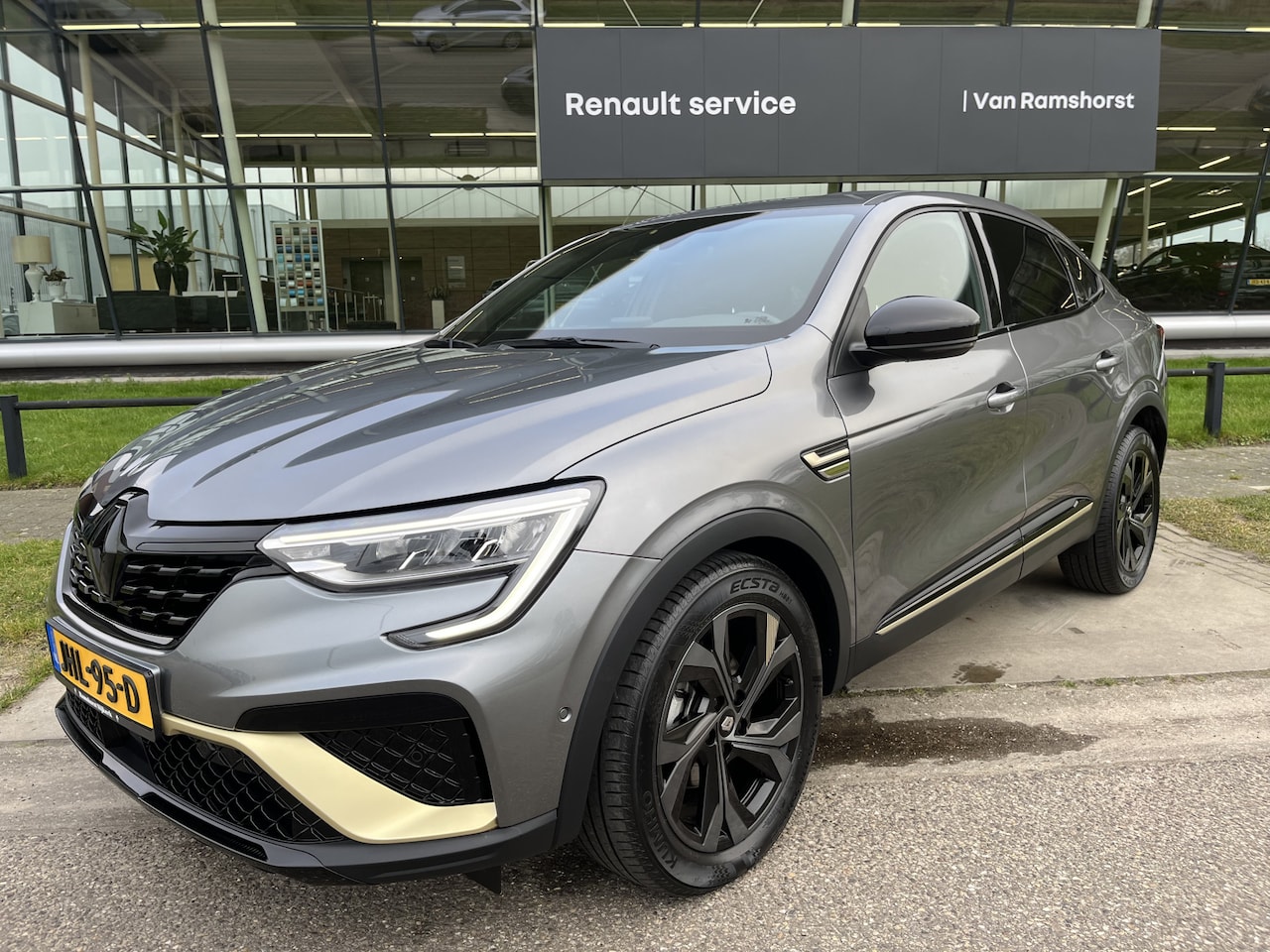 Renault Arkana - 1.6 E-Tech hybrid 145 E-Tech Engineered R.S line / Dealer onderhouden / Camera / Adaptive - AutoWereld.nl