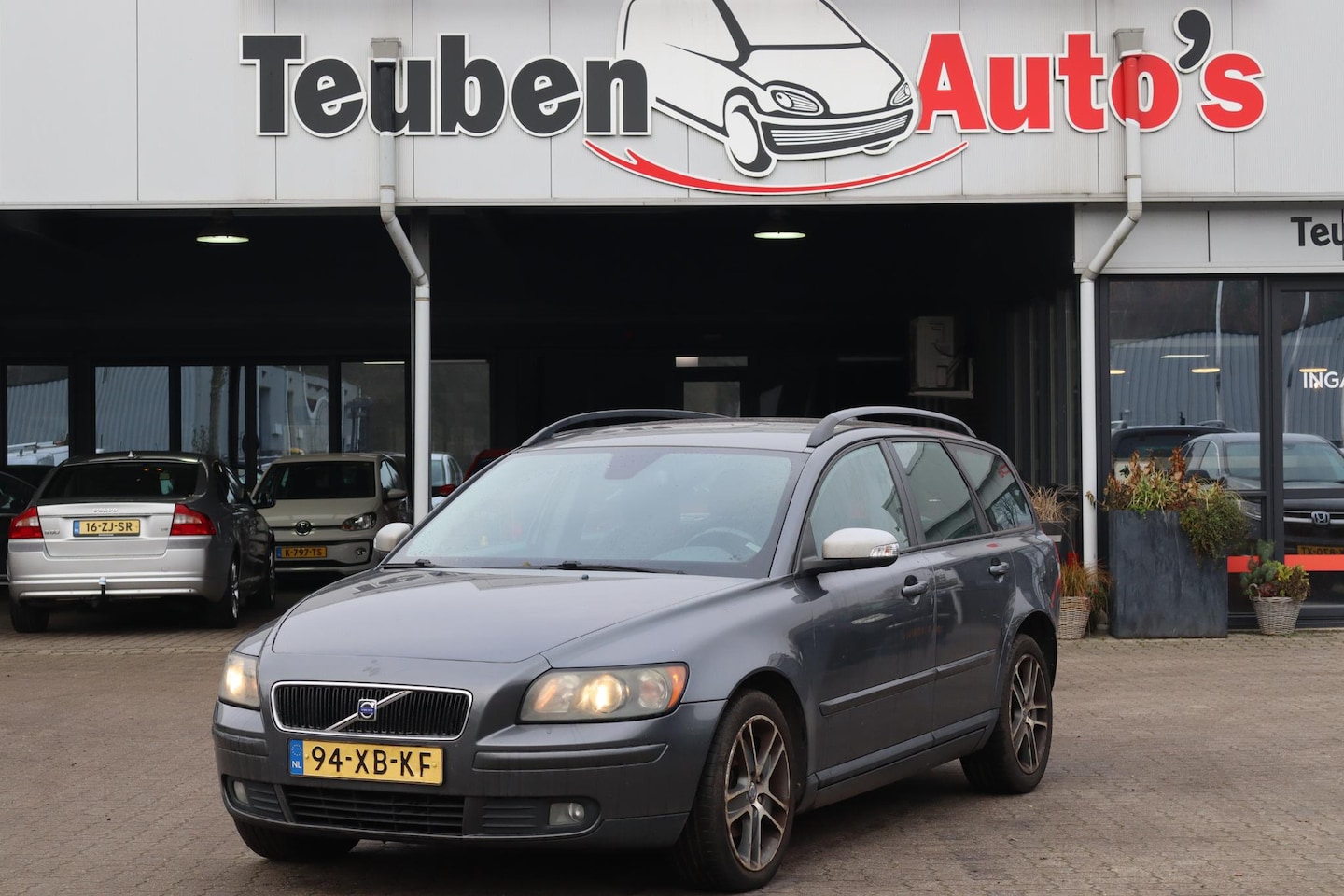 Volvo V50 - 2.0 Edition II Sport Airco, Cruise control, Trekhaak, APK tot 06-04-2026 - AutoWereld.nl
