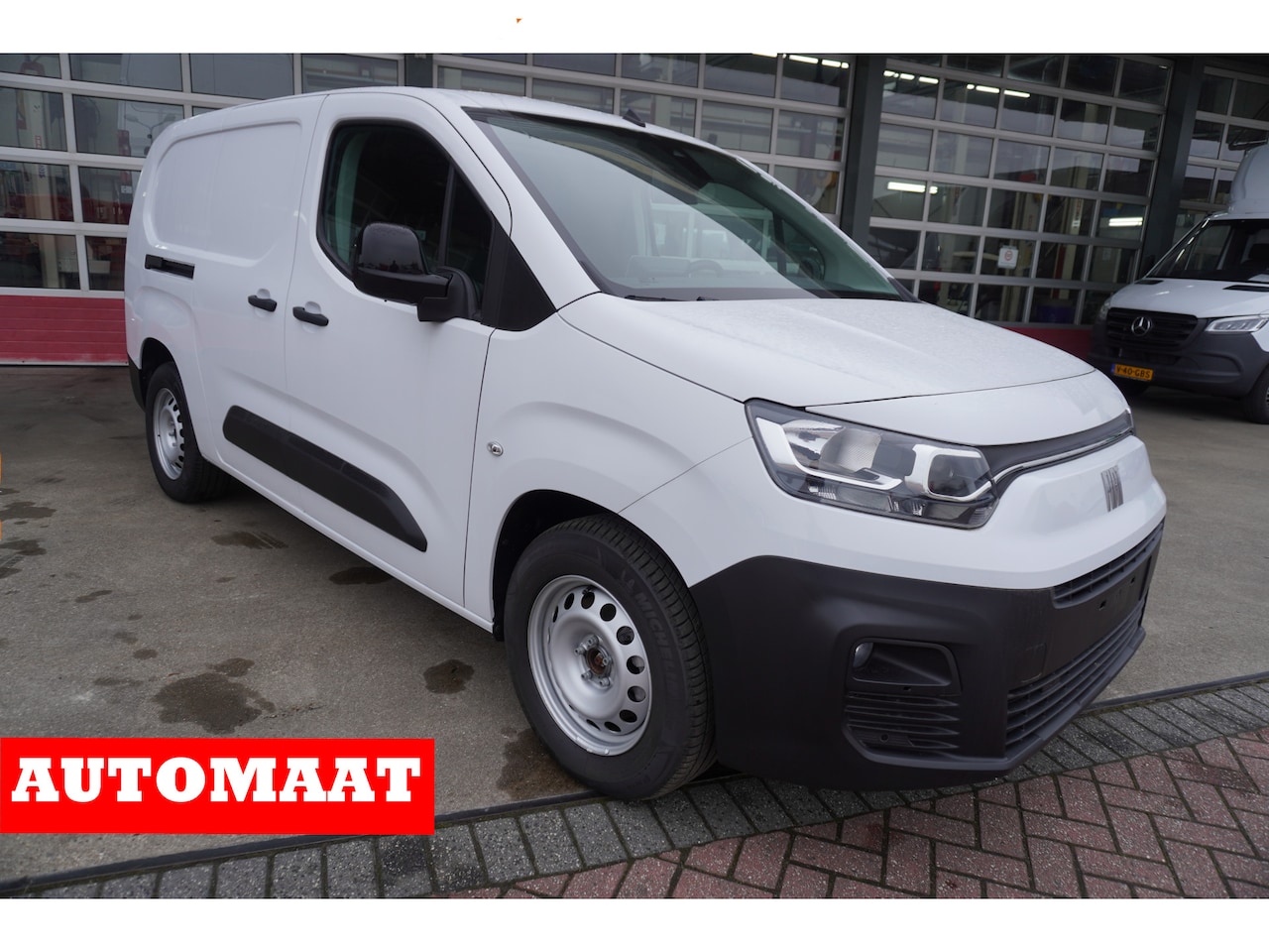 Fiat E-Doblo - 136 L2 50 kWh Schuifdeur links en rechts Automaat nr.V157 | Climate | Navi | Camera | Crui - AutoWereld.nl