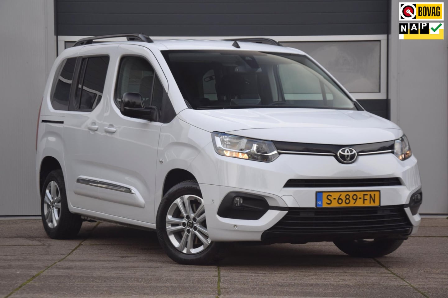 Toyota ProAce City Verso - 1.2 Turbo Active Automaat/Camera/Navigatie - AutoWereld.nl