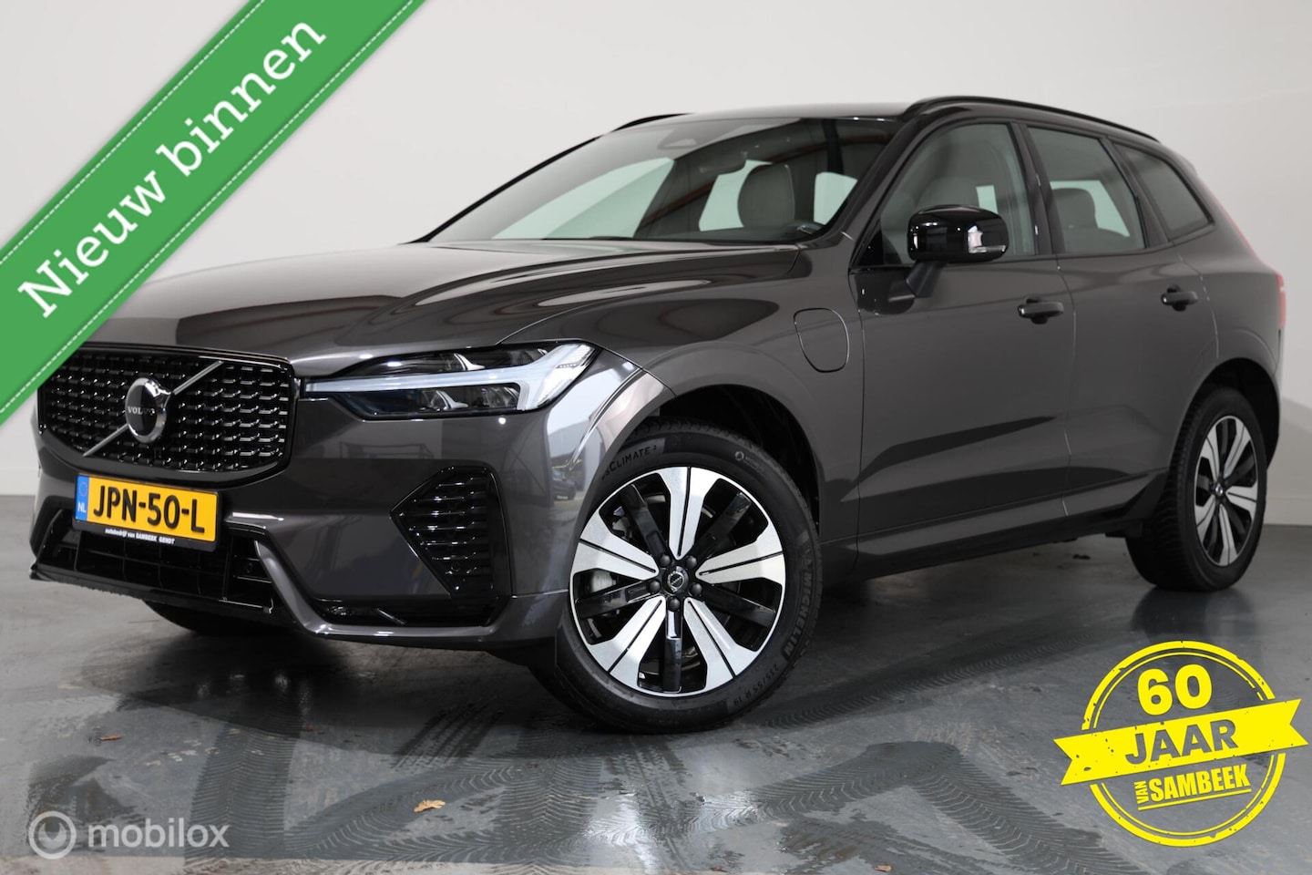 Volvo XC60 - 2.0 T6 PHEV AWD Plus Dark-PANO-H&K AUDIO- MEMORY-WINTERPAKKET - AutoWereld.nl