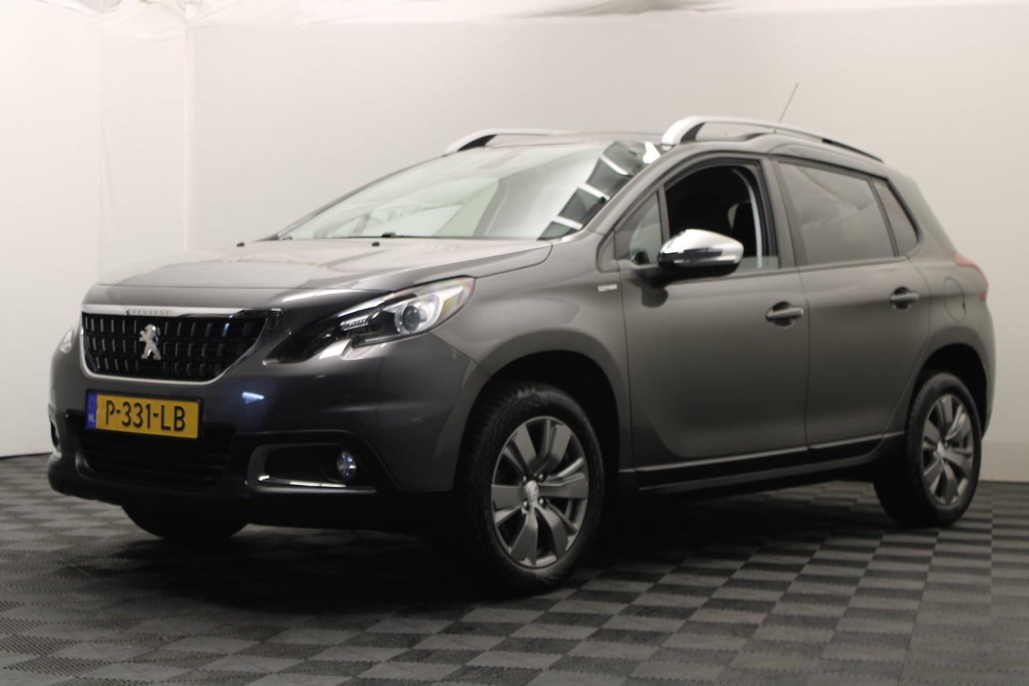 Peugeot 2008 - 1.2 PureTech Allure |Navi| - AutoWereld.nl