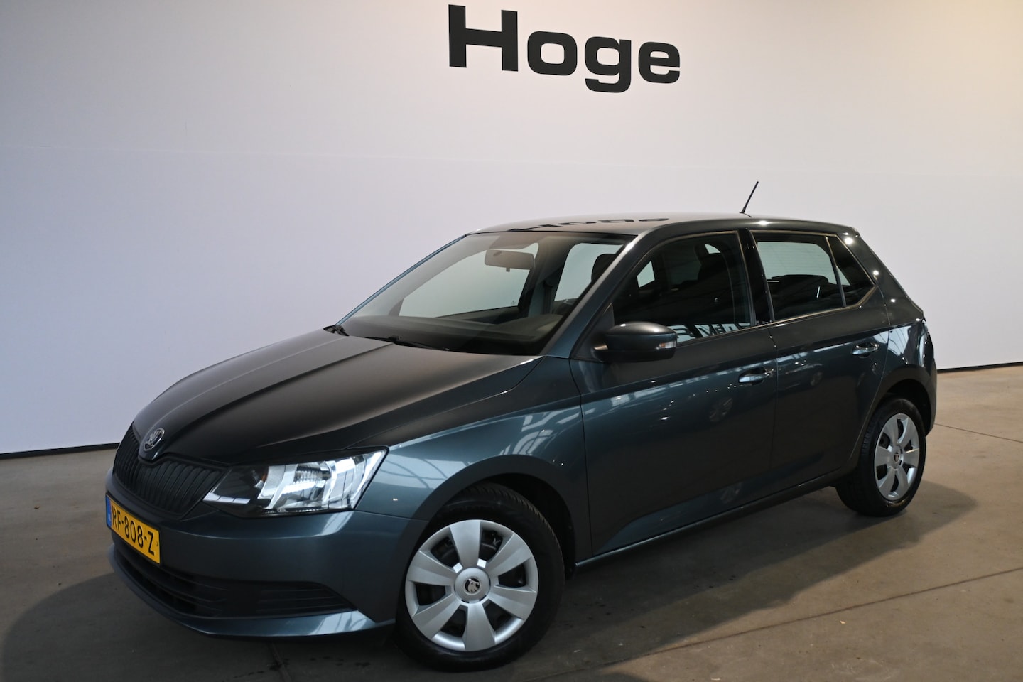 Skoda Fabia - 1.2 TSI Active Automaat Airco Elektrisch pakket All in Prijs Inruil Mogelijk! - AutoWereld.nl