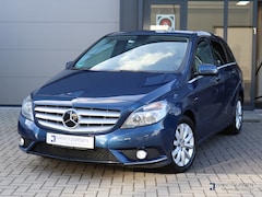 Mercedes-Benz B-klasse - 180 Ambition | Airco | Navi | Spiegel Pakket | Zitcomfort Pakket LM 16" | Volledig Dealero
