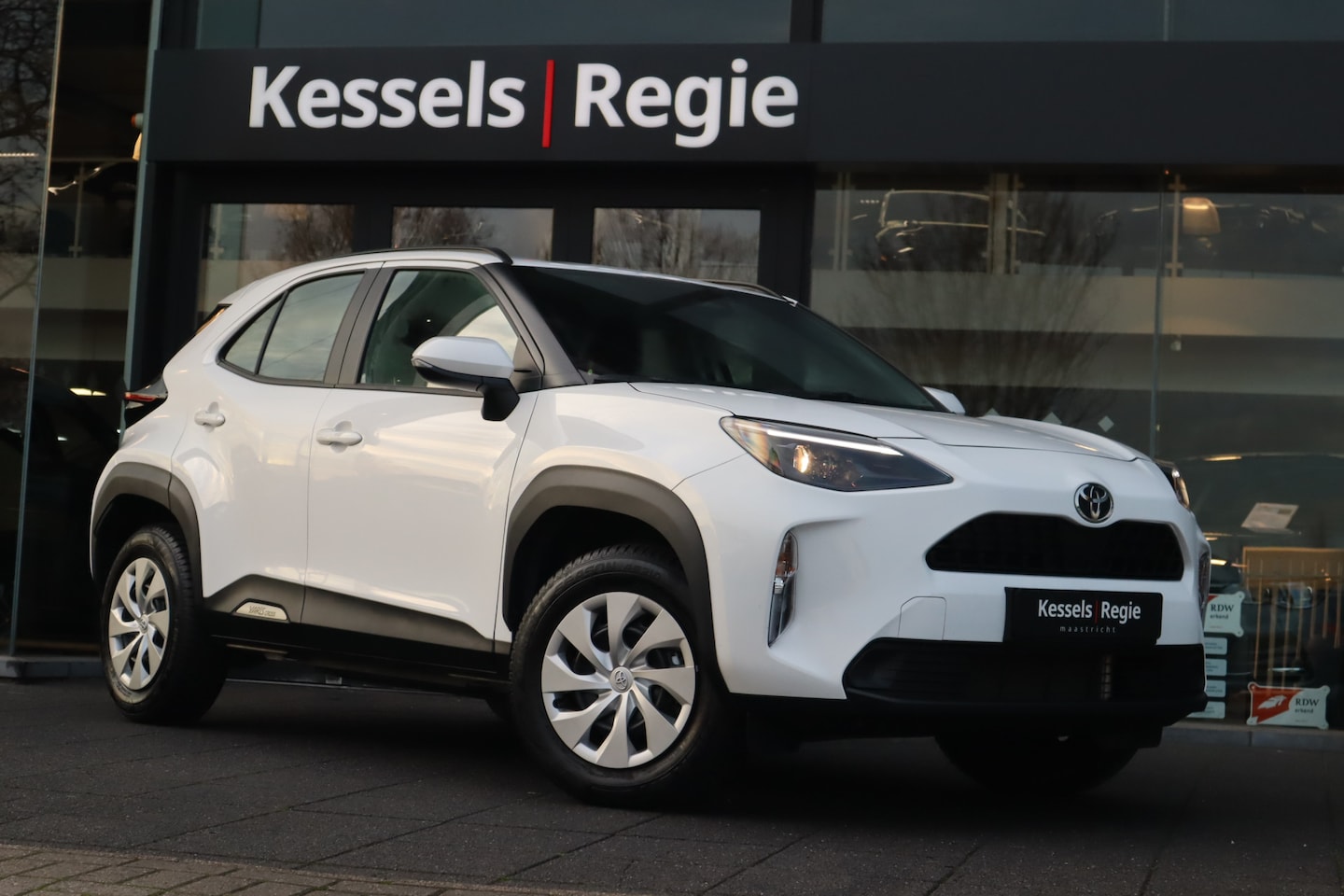 Toyota Yaris Cross - 1.5 Hybrid CarPlay Camera Stoelverwarming ACC - AutoWereld.nl
