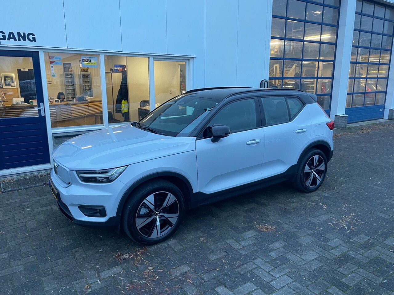 Volvo XC40 - Recharge P8 AWD R-Design Recharge P8 AWD R-Design - AutoWereld.nl