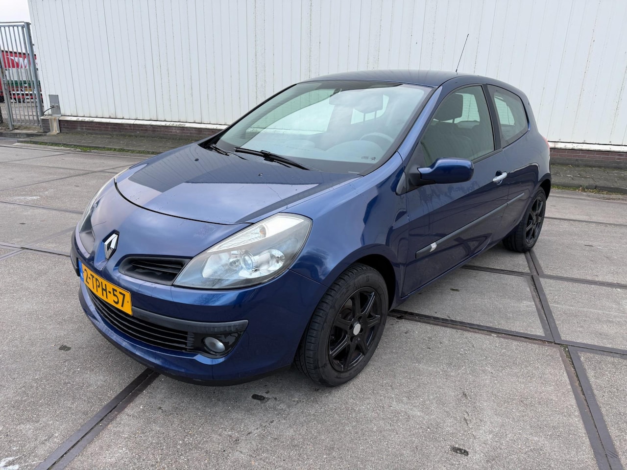 Renault Clio - 1.2-16V Authentique 1.2-16V Authentique - AutoWereld.nl