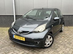 Toyota Aygo - 1.0-12V Airco rijdt schakelt goed