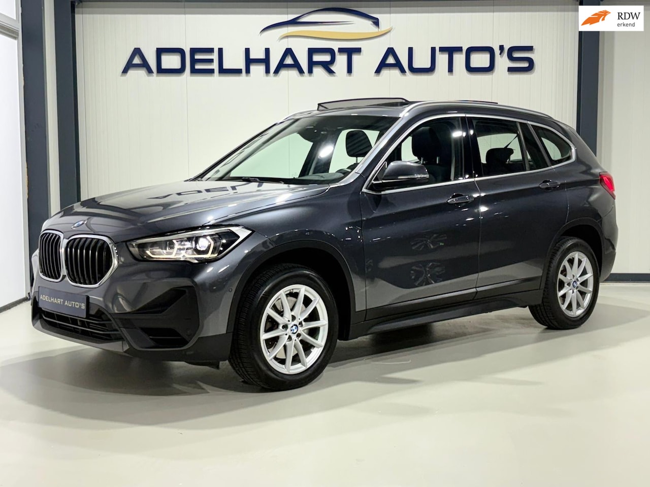 BMW X1 - SDrive20i Executive Automaat / Panorama dak / Cruise control / Climate control / etc.. - AutoWereld.nl