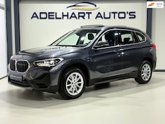 BMW X1 - SDrive20i Executive Automaat / Panorama dak / Cruise control / Climate control / etc