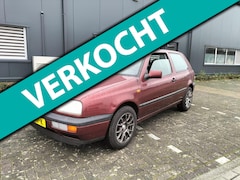 Volkswagen Golf - 1.8 CL Automaat met Nieuwe Apk