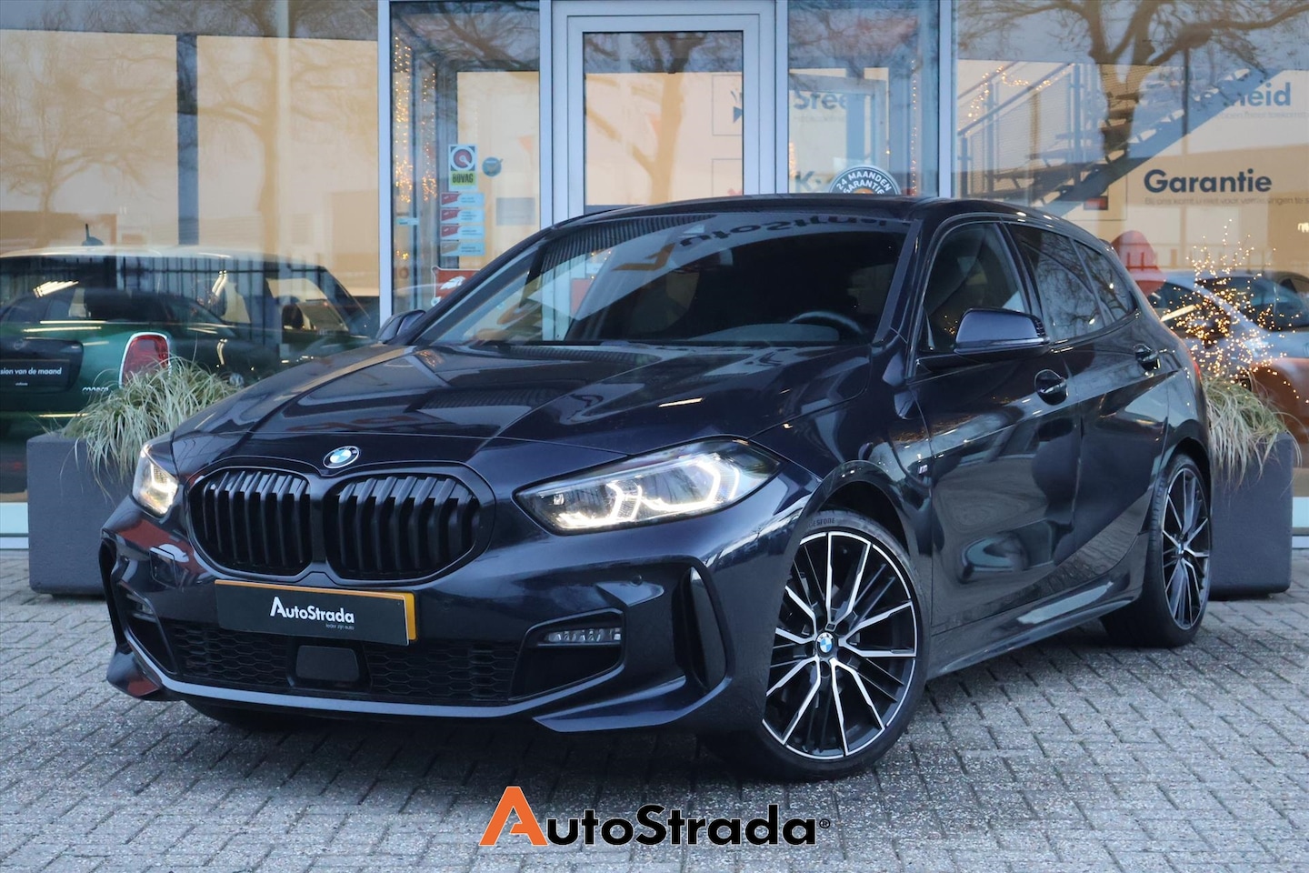 BMW 1-serie - (f40) 118i M-Sport 136pk | Kuipstoelen | Sfeer | Carplay | LED | Cruise | Climate | Navi | - AutoWereld.nl
