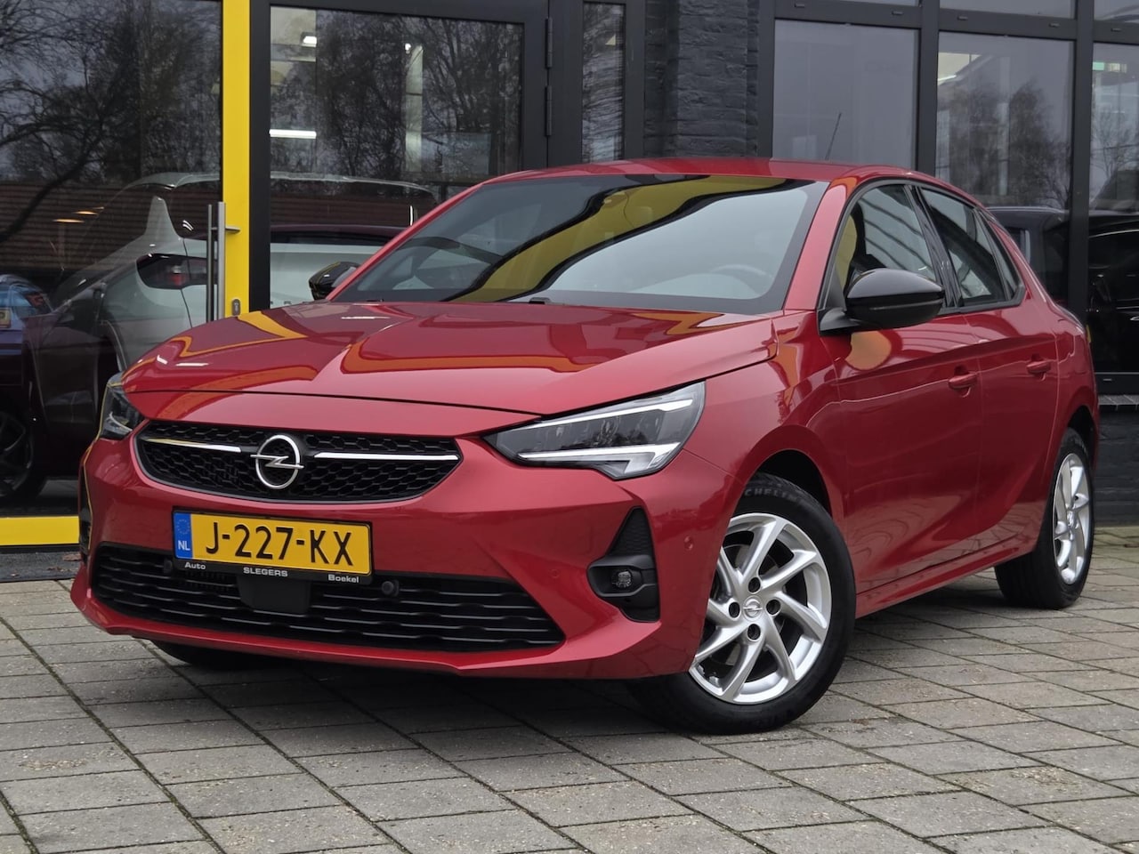Opel Corsa - 1.2 GS Line Automaat | Sportstoelen | Camera + Sensoren | Cruise Control | Navi | Tel | Ca - AutoWereld.nl