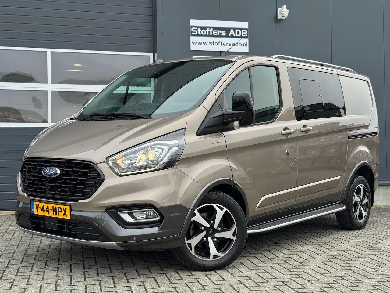 Ford Transit Custom - 320 2.0 TDCI 170 pk L1H1 Active DC | L+R SCHUIFDEUR | CarPlay | Camera | BLIS | Cruise | W - AutoWereld.nl