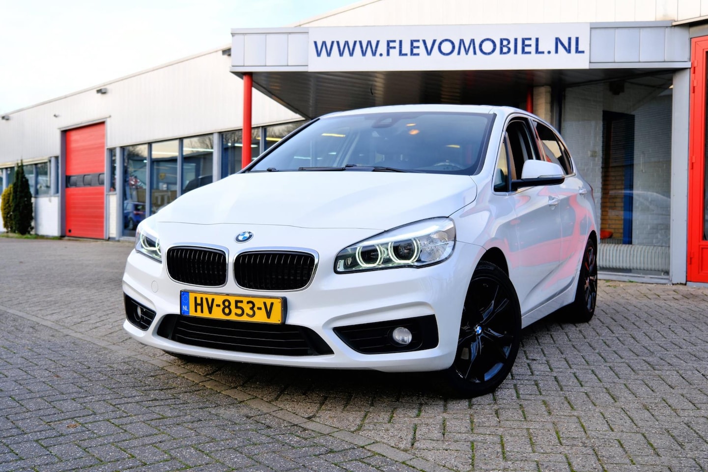 BMW 2-serie Active Tourer - 216d Essential Aut, Pano|Navi|Clima|Cam|LMV - AutoWereld.nl