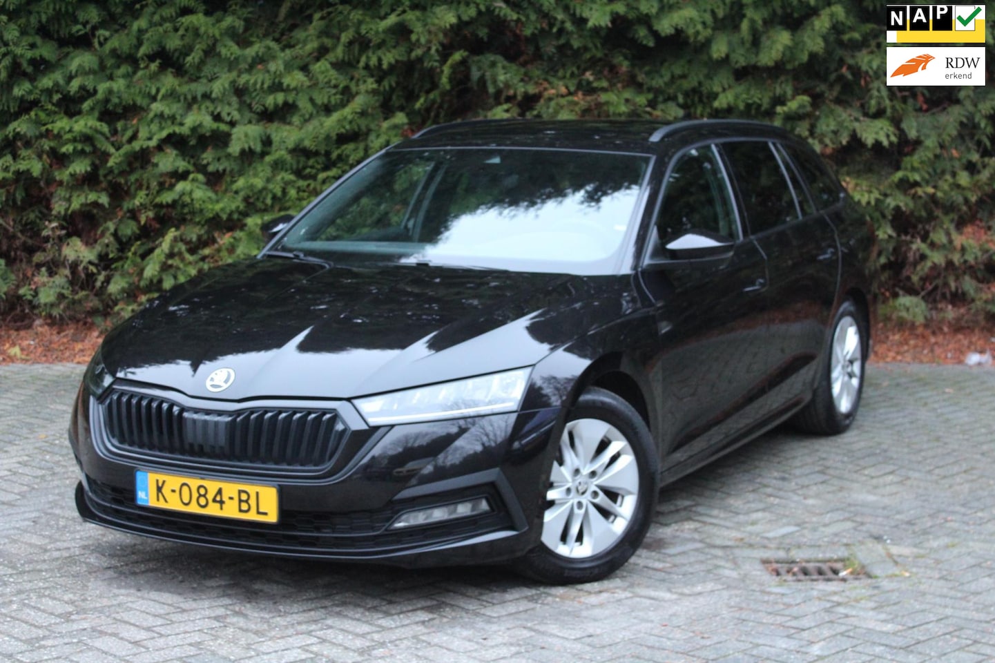 Skoda Octavia Combi - 1.0 TSI Sport Business 110PK | Navigatie | Apple/Android Carplay | Elektrische trekhaak - AutoWereld.nl