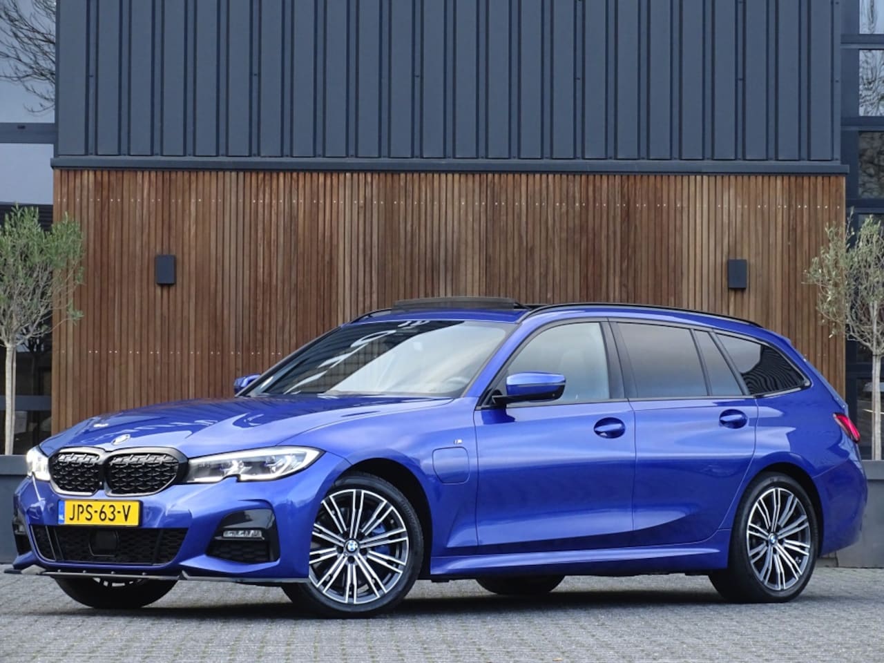 BMW 3-serie Touring - 330e 292PK M-sport / Harman Kardon / laser / 360° / Head-u - AutoWereld.nl