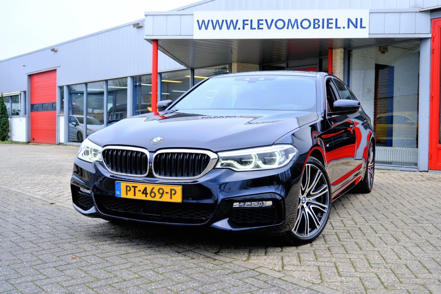 BMW 5-serie - 530d 265pk M Sport Aut. Pano|Leder|HUD|HarmanKardon|Cam|Enz! - AutoWereld.nl
