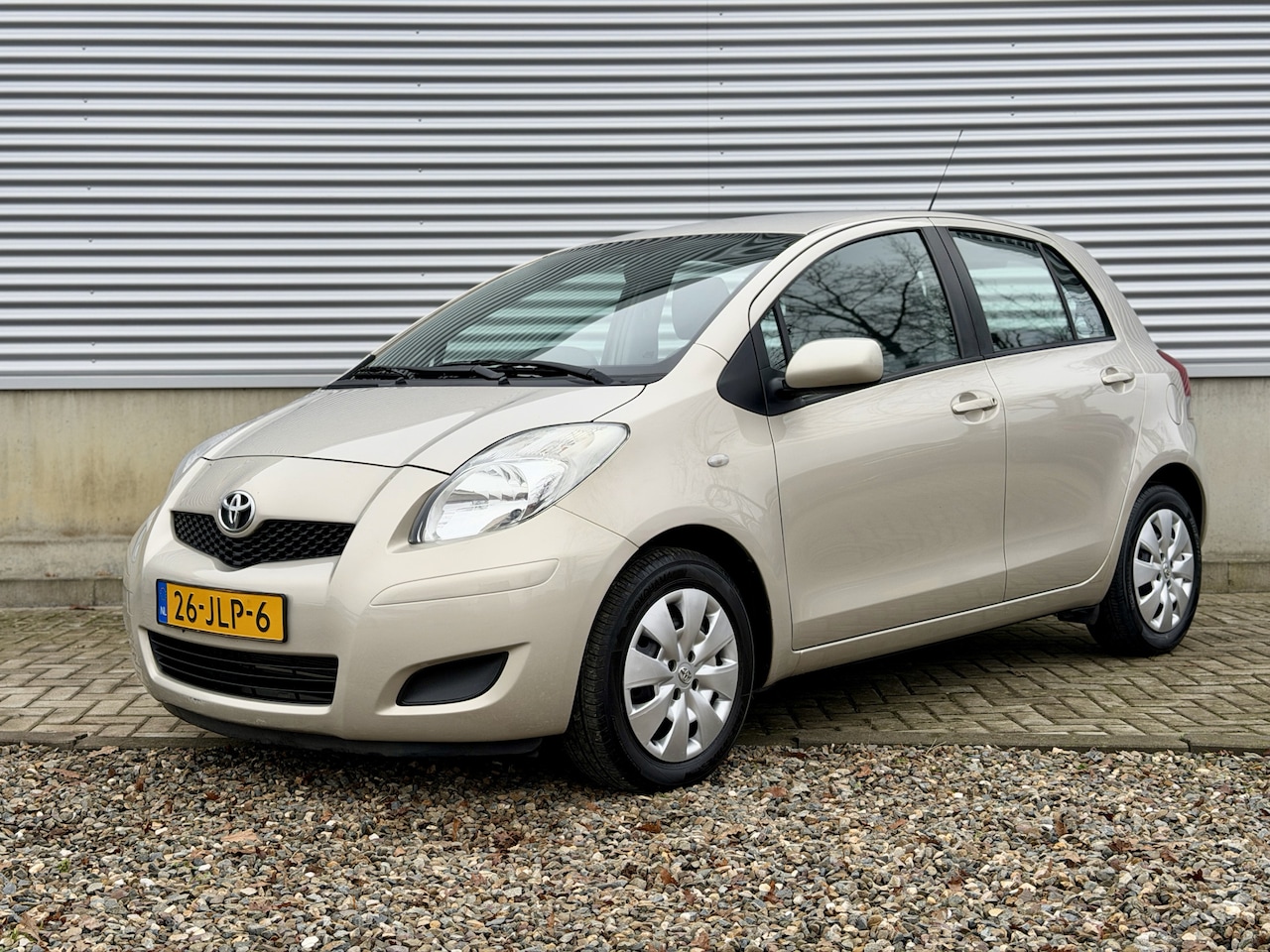 Toyota Yaris - 1.3 VVTi Aspiration 5 Deurs 2e eig,dealer o.h [ airco,audio ] - AutoWereld.nl