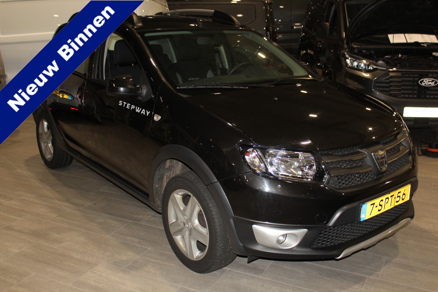 Dacia Sandero Stepway - 0.9-90pk TCe Lauréate. Uitgebreide fotoreportage volgt na poetsen. Erg nette, goed onderho - AutoWereld.nl