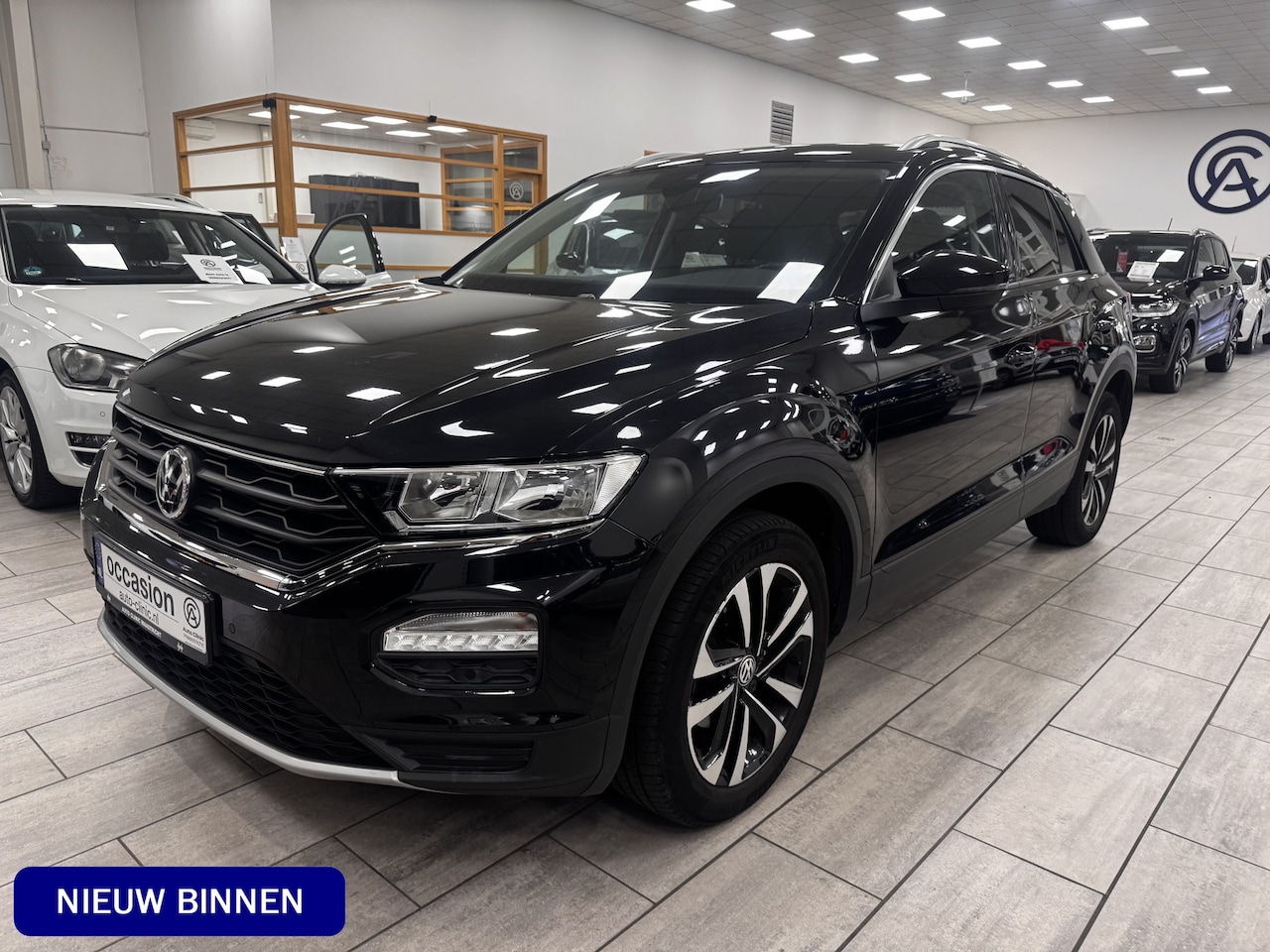 Volkswagen T-Roc - UNITED 1.5 TSI 150pk DSG automaat WINTERPAKKET / CARPLAY /  CRUISE - AutoWereld.nl