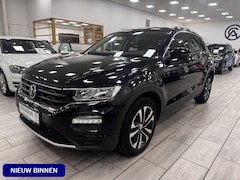 Volkswagen T-Roc - UNITED 1.5 TSI 150pk DSG automaat WINTERPAKKET / CARPLAY / CRUISE