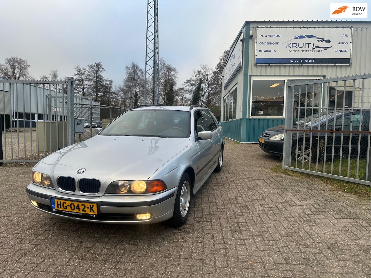 BMW 5-serie Touring - 523i Touring AUTOMAAT! RIJDT PERFECT! - AutoWereld.nl