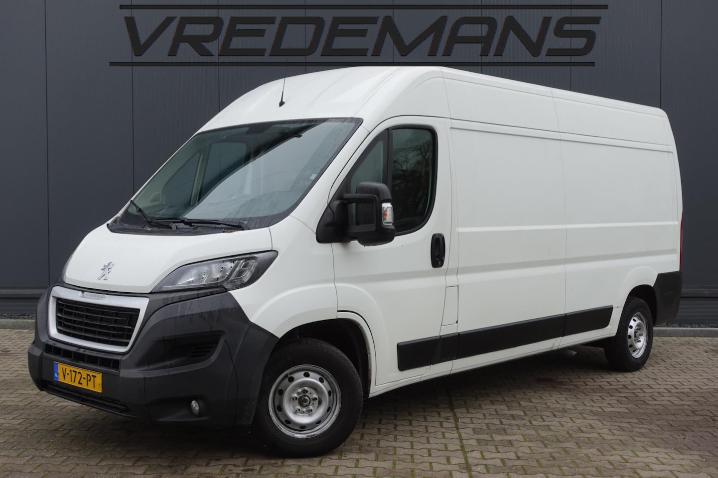Peugeot Boxer - 333 2.0 BlueHDI L3H2 Premium Pack 333 2.0 BlueHDI L3H2 Premium Pack - AutoWereld.nl