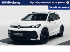 Volkswagen Tiguan - 1.5 eHybrid 204PK DSG R-Line Business / Fabrieksgarantie tot 2028 / Black Style / Trekhaak