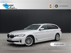 BMW 5-serie Touring - 520e High Executive - Laser - Memory - HUD - Achteras besturing - Stoel/Stuur verwarming