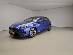 BMW 1-serie - 5-deurs 120 | M-Sportpakket | LED | Leder | Navigatie | Stoelverwarming | Sportstoelen | K
