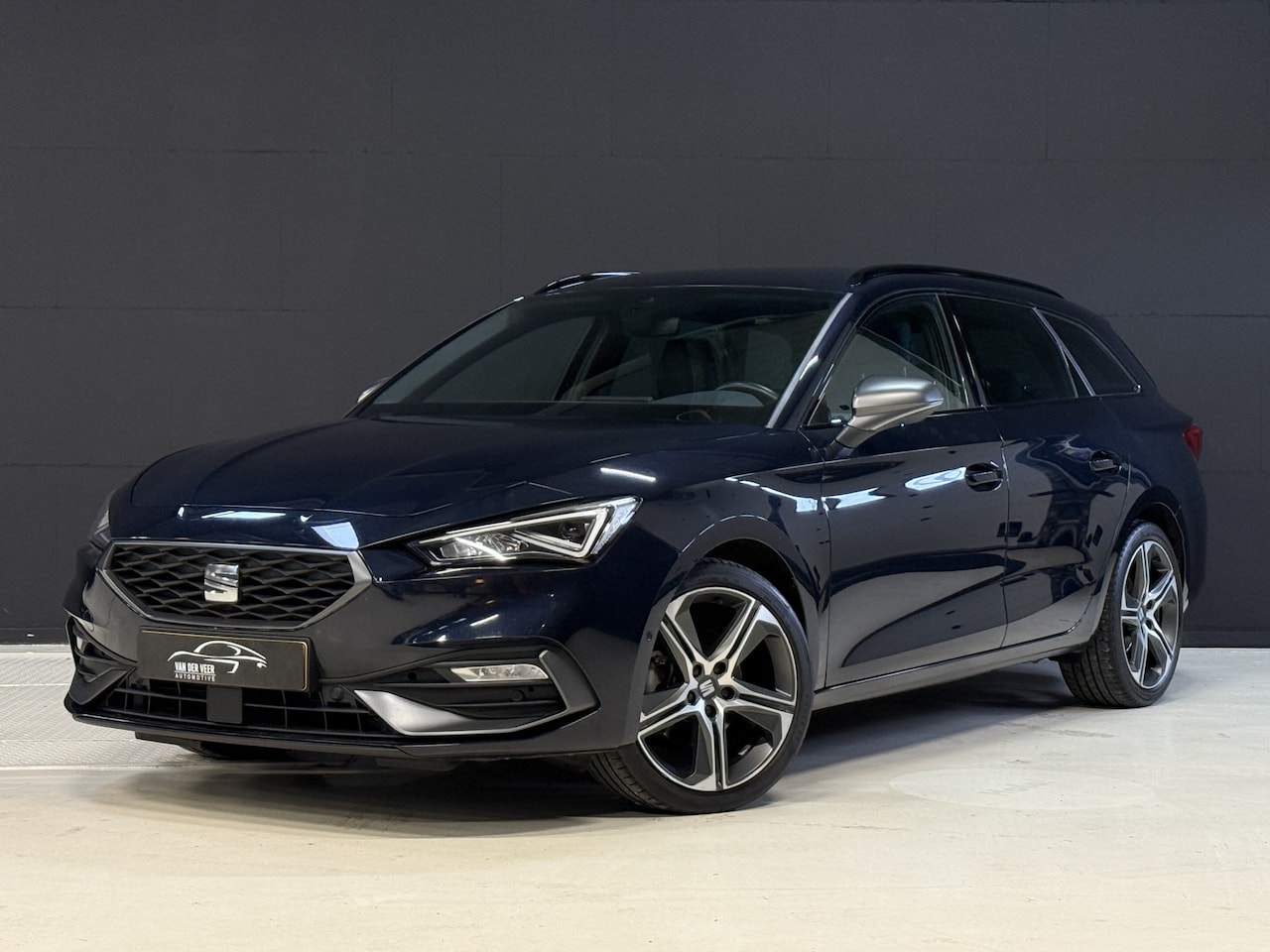 SEAT Leon Sportstourer - 1.0 eTSI FR Business Intense | Adaptive cruise | Camera | Virtual | Apple Carplay | Clima - AutoWereld.nl