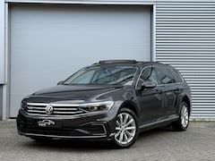 Volkswagen Passat Variant - 1.4 TSI PHEV GTE Business | Panoramadak | Stoelmassage | Apple Carplay | Trekhaak
