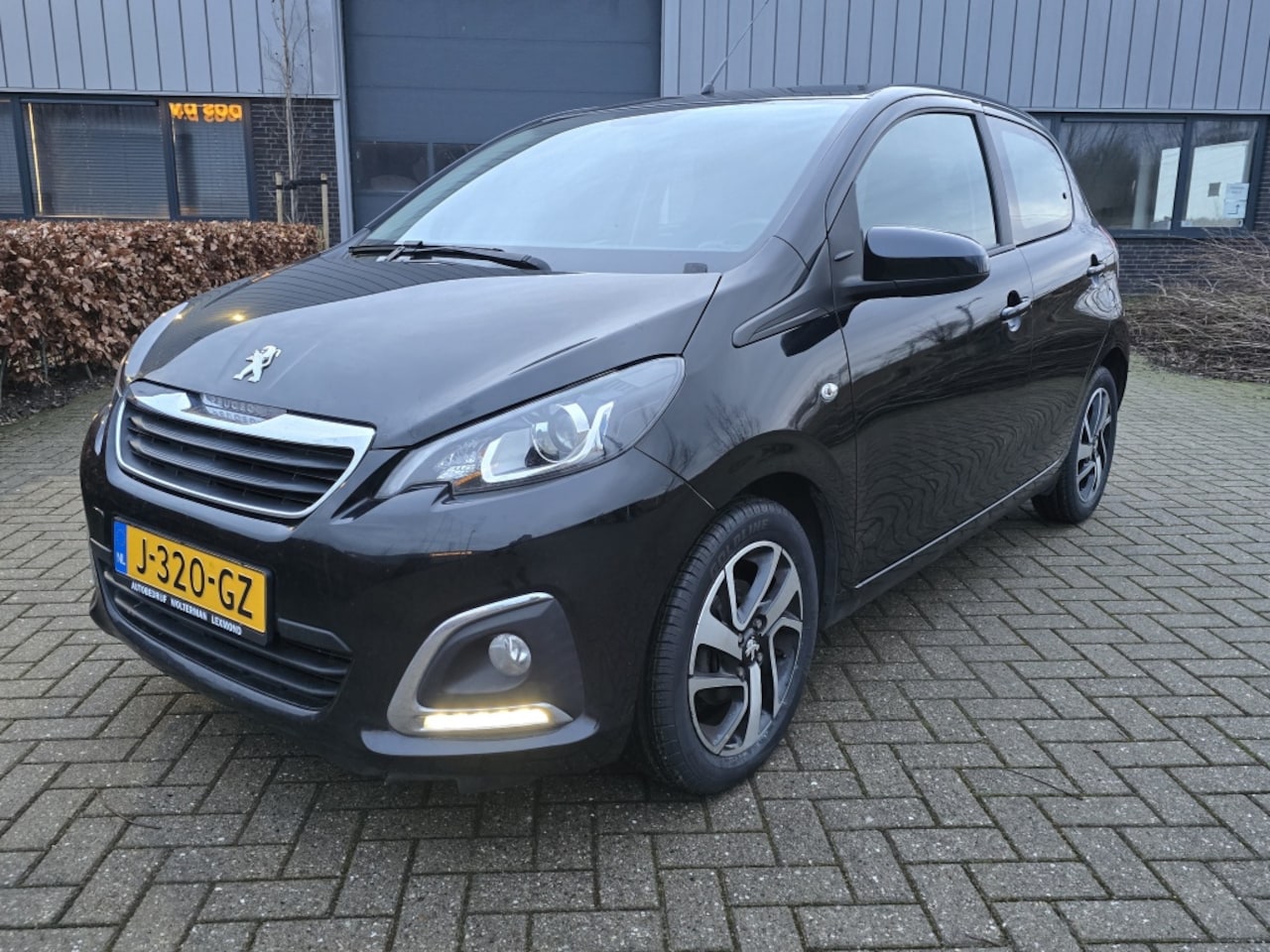 Peugeot 108 - 1.0 e-VTi Allure| AIRCO| CARPLAY| 5D| 2JR APK - AutoWereld.nl