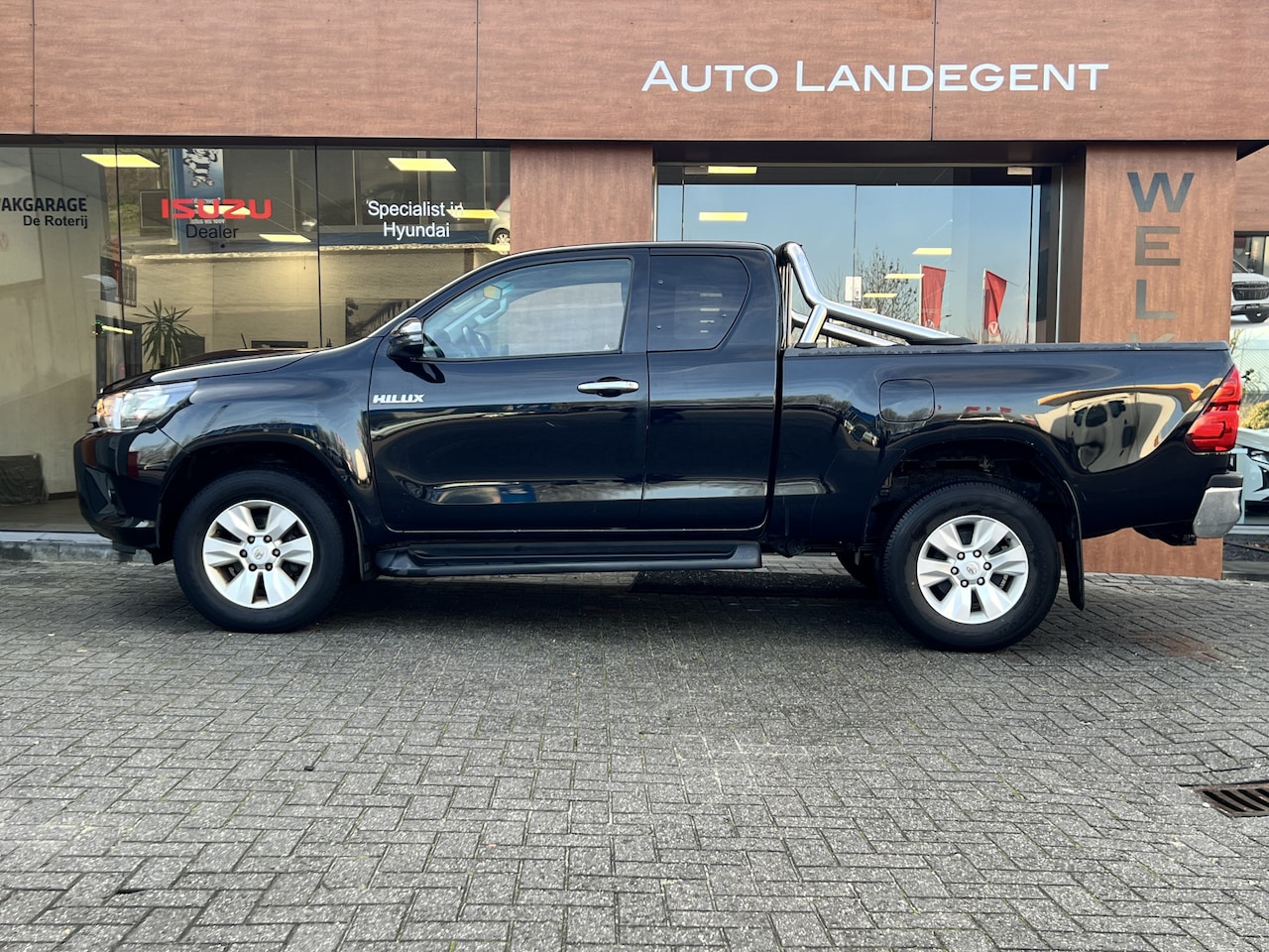 Toyota HiLux - 2.4 D-4D-F Xtra Cab Professional 3500 KG Trekgewicht | Ex BTW - AutoWereld.nl