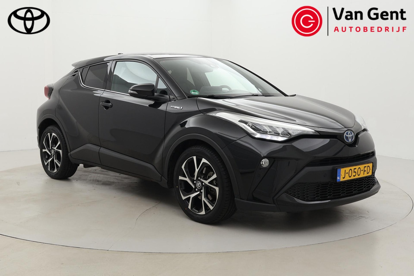 Toyota C-HR - 1.8 Hybrid First Edition | Apple Carplay / Android Auto | Dodehoek detectie | Parkeersenso - AutoWereld.nl