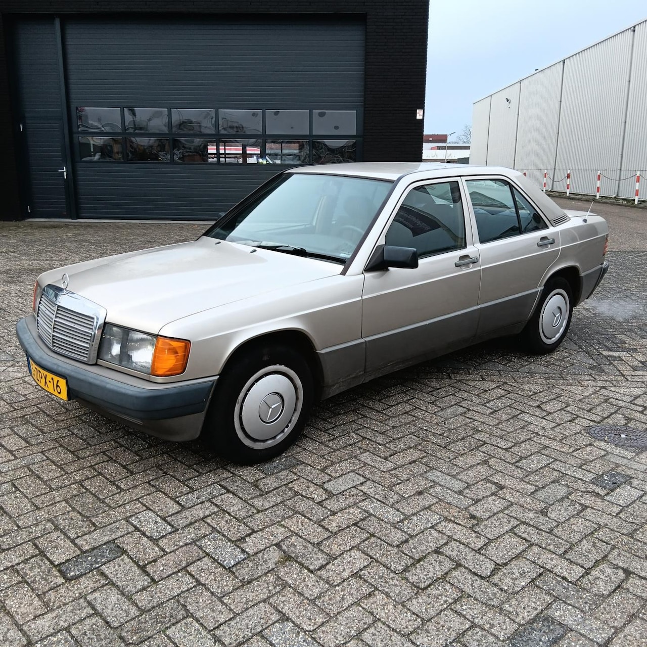 Mercedes-Benz 190-serie - 2.0 E Automaat - AutoWereld.nl