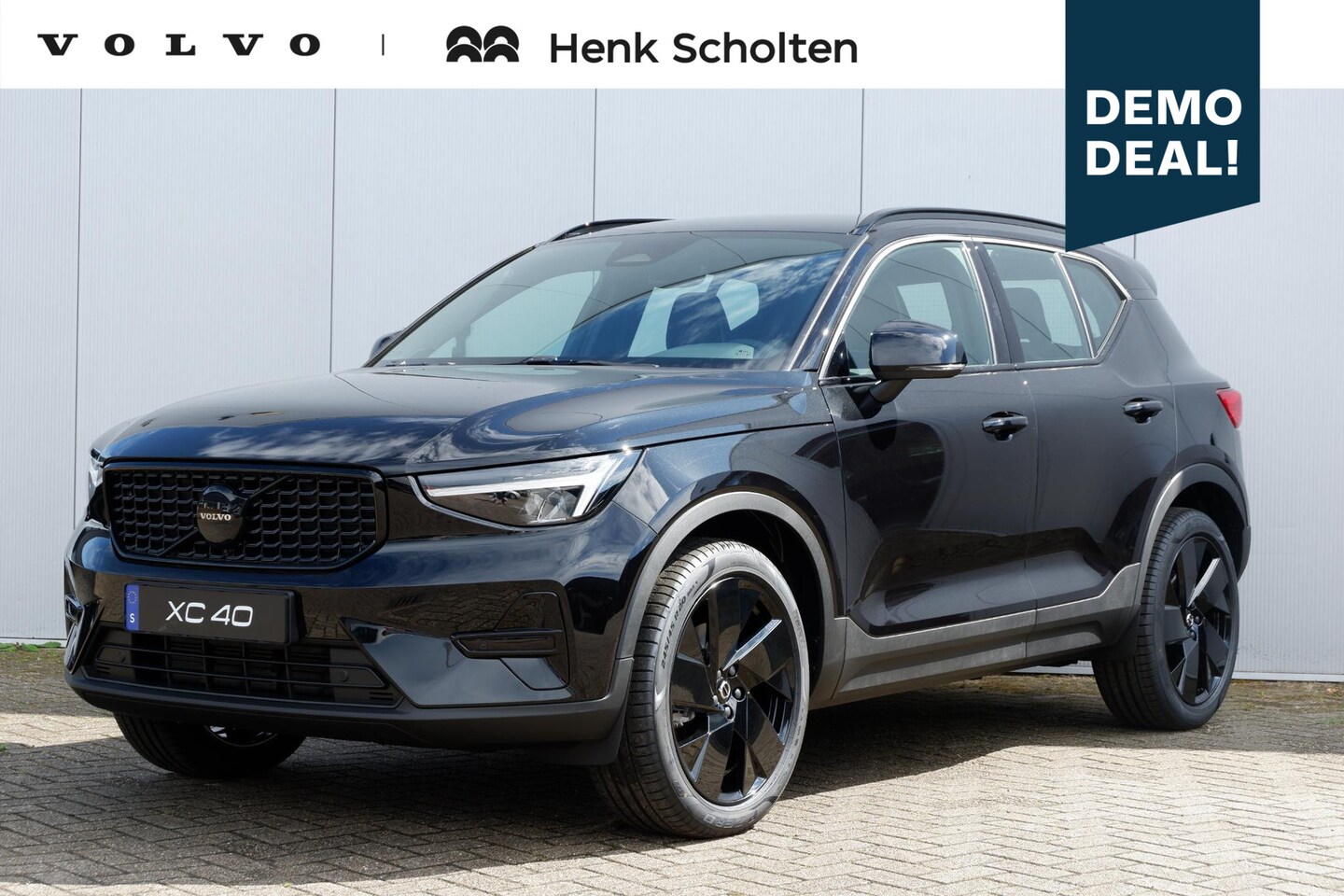 Volvo XC40 - B4 Plus Black Edition Trekhaak | Verwarmbare voorstoelen en stuurwiel | Premium audio by H - AutoWereld.nl