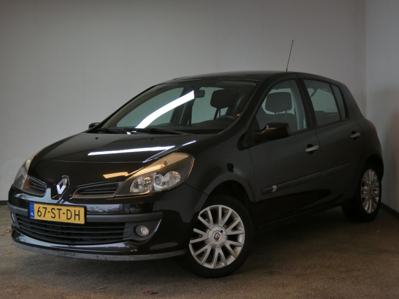 Renault Clio - 1.6-16V Dynamique Nwe APK airco - AutoWereld.nl