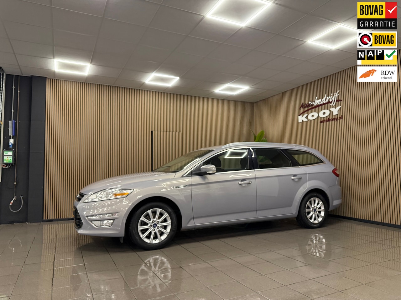 Ford Mondeo Wagon - 1.6 EcoBoost Titanium * 1e Eig / Trekhaak / Navigatie / Cruise control / NL Auto * - AutoWereld.nl