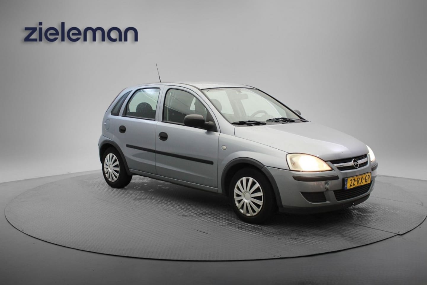 Opel Corsa - 1.2 16V Essentia - Airco - AutoWereld.nl