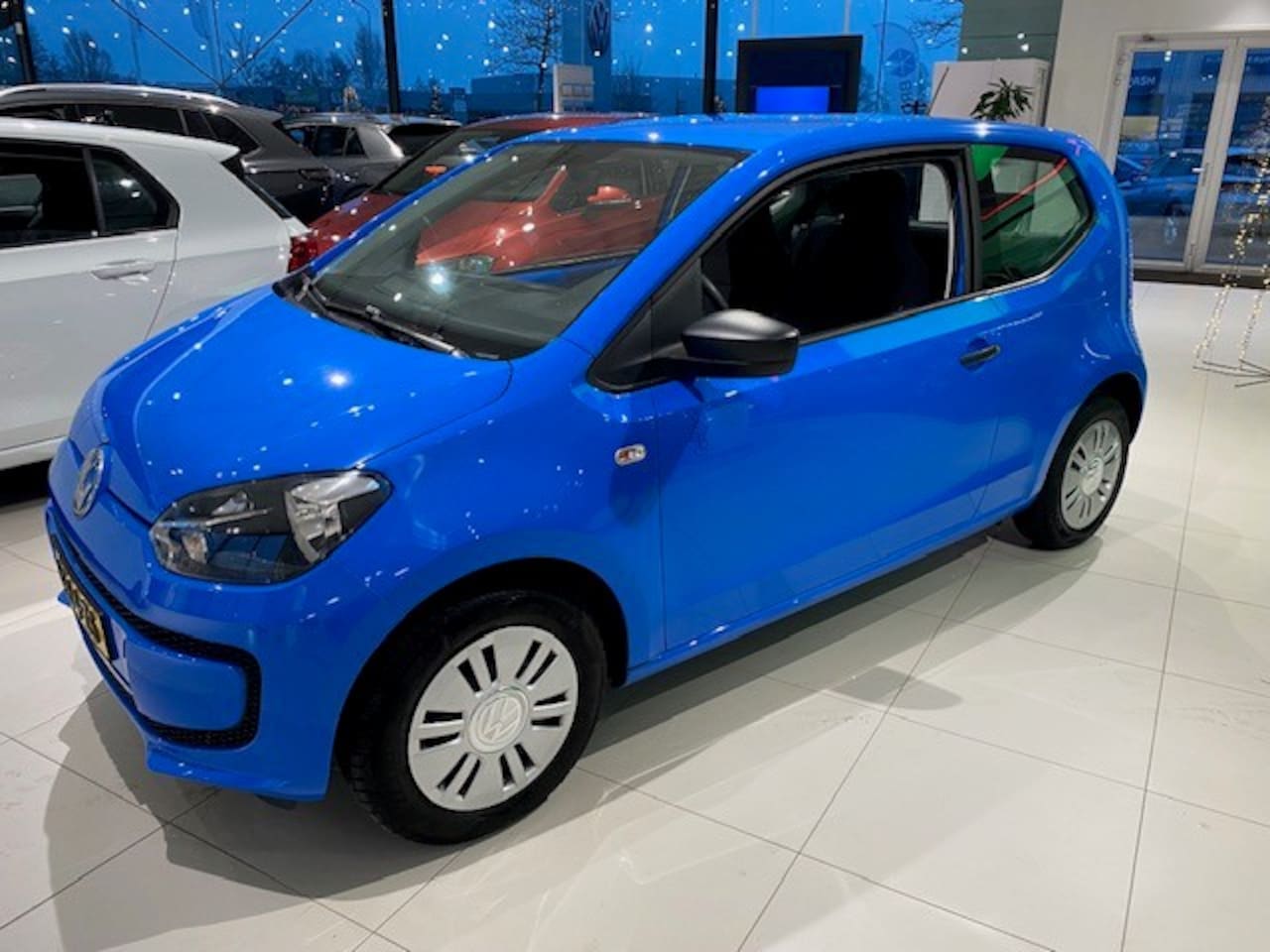 Volkswagen Up! - 1.0 take BlueMotion |  Airco | - AutoWereld.nl