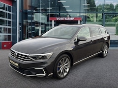 Volkswagen Passat Variant - 1.4 TSI DSG GTE 360CAMERA/PANO.DAK/DYNAUDIO/ACC/TREKHAAK/NAVI/CARPLAY/ELEK.ACHTERKLEP/STOE