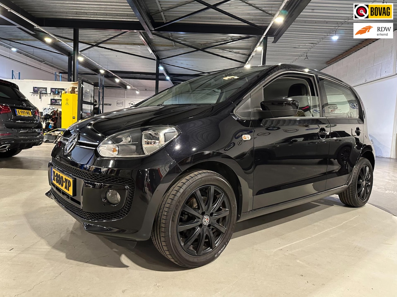 Volkswagen Up! - 1.0 high up! BlueMotion/Panoramadak/Dealer onderhouden - AutoWereld.nl