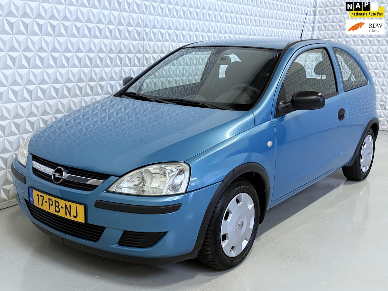 Opel Corsa - 1.2-16V Essentia in goede staat! 153.000km (2004) - AutoWereld.nl