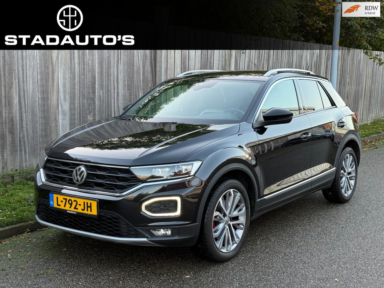 Volkswagen T-Roc - 1.5 TSI Sport Business R DSG Carplay Virtual Cockpit - AutoWereld.nl