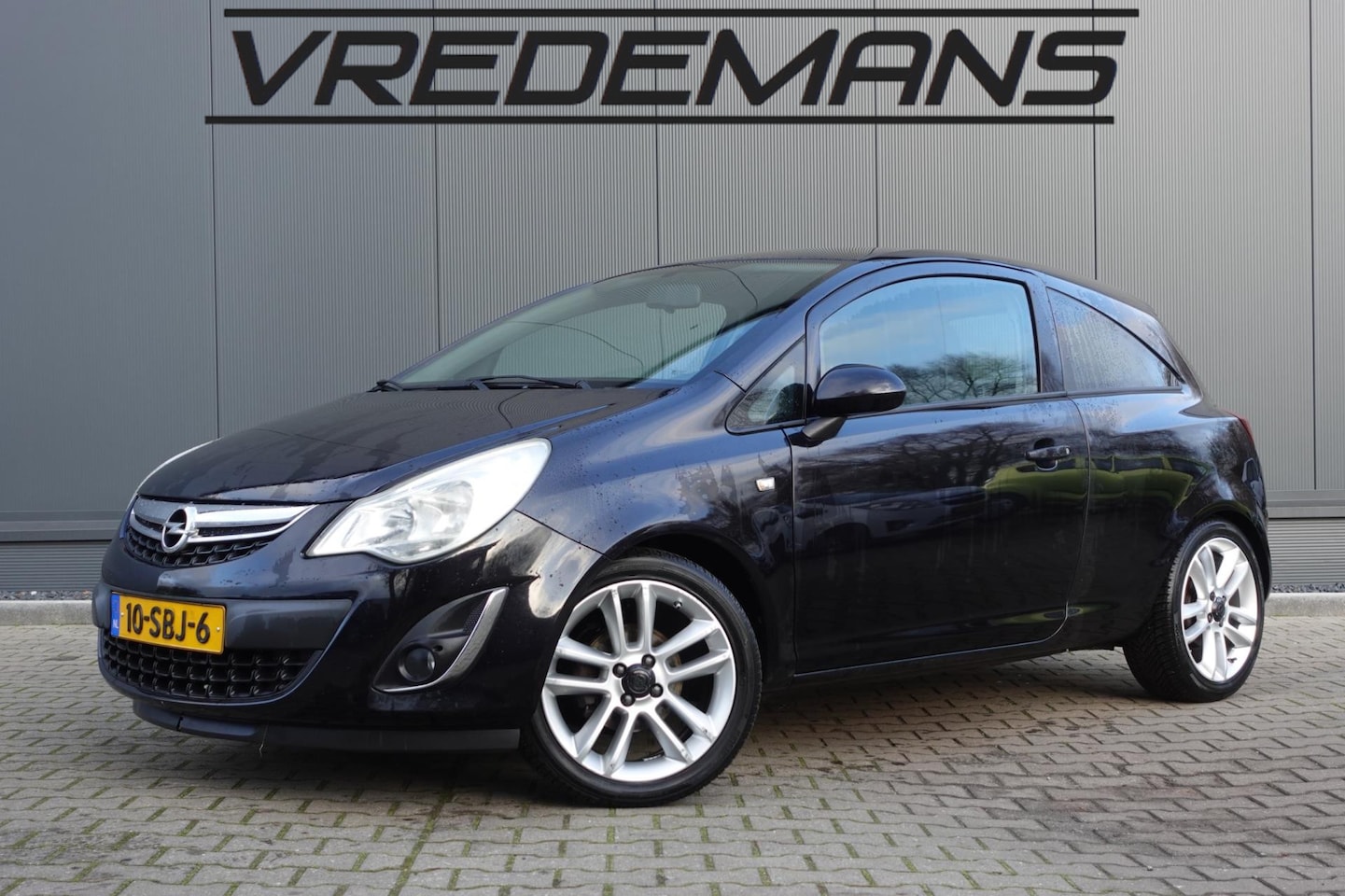 Opel Corsa - 1.4-16V Color Edition 1.4-16V Color Edition - AutoWereld.nl